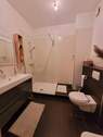 Bad mit Dusche - 