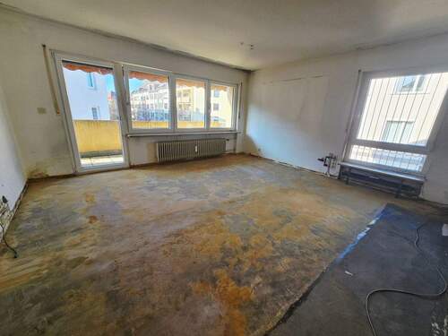 großer Wohnbereich - 2 Zimmer Etagenwohnung in Nürnberg