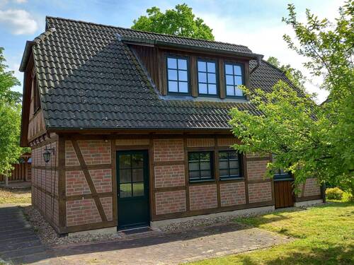 Rückansicht – Eingang Einliegerwohnung - 4 Zimmer Einfamilienhaus in Walsrode