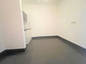 AnKaSa Immobilien GmbH_Maklerempfehlung Leipzig_Lützen_Markkleeberg_Markranstädt_2 Raum Wohnung_1.OG_Innenliegende Küche mit Küchenzeile - 