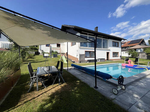 mit Pool - 