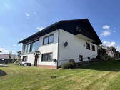 Ein-/oder Zweifamilienhaus - 