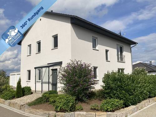 Bild 1 - Sofort einziehen und wohlfühlen - Neuwertiges Einfamilienhaus in der Schloßstadt Schillingsfürst!