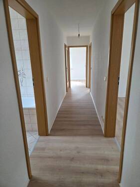 Flur - 3 Zimmer Etagenwohnung in Waldheim