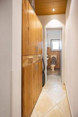 EG: Garderobe, Gäste-WC - 