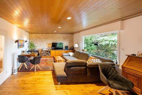 EG: Wohn- und Esszimmer - 