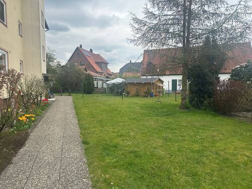 Zuwegung und Garten - 
