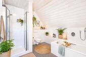 KI Familienbad mit Badewanne und Dusche Obergeschoss - 