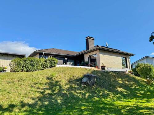 Hintere Gebäudeansicht - 7 Zimmer Einfamilienhaus zum Kaufen in Hachenburg