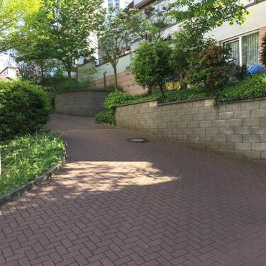 Zugang/ Zufahrt zum Haus - 