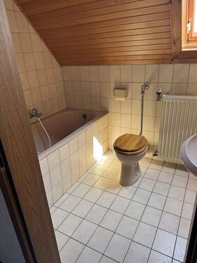 Bad mit Fenster im EG - 