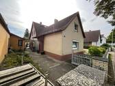 Straßenansicht - 5 Zimmer Einfamilienhaus zum Kaufen in Pinneberg