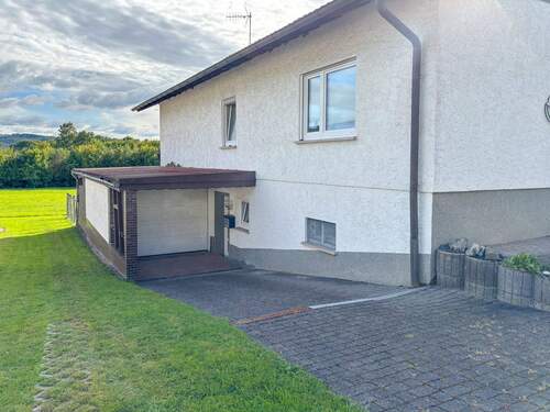 Garage - 8 Zimmer Einfamilienhaus in Windeck