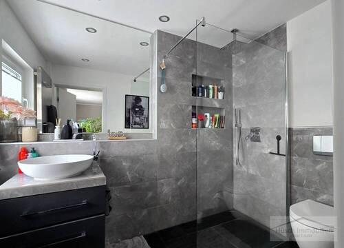 Bathroom Ground Floor - 