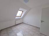 Schlafzimmer 3 OG.jpg - 