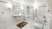 KG Badezimmer 1 - 