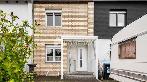 Außenansicht 2 - Charmantes Reihenhaus mit Garten, Terrasse und Modernisierungen - gemütliches Zuhause mit Potenzial