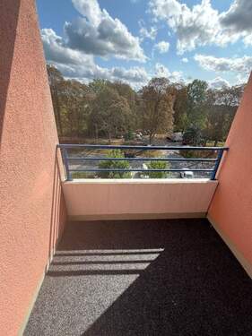 Balkon 1 - 3 Zimmer Etagenwohnung zur Miete in Celle