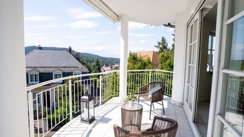 Sonnenbalkon - RESERVIERT - Elegante Etagenwohnung in privilegierter Villen-Wohnlage am Annaberg