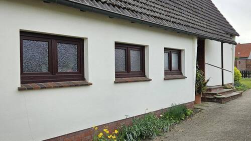 Nord-Fenster zur Auffahrt - 