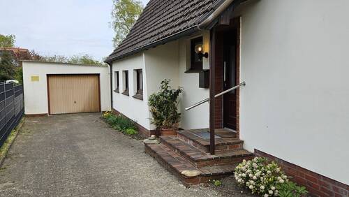 Hauseingang + Garagenauffahrt - 