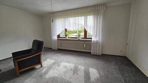 EG: Wohnzimmer (West-Fenster) - 