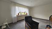 EG: Wohnzimmer (West-Fenster) - 