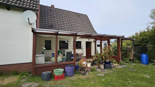 Süd-Terrasse mit Überdachung - 
