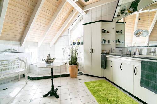 Badezimmer Ansicht 1.jpg - 