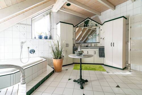 Badezimmer Ansicht 3.jpg - 