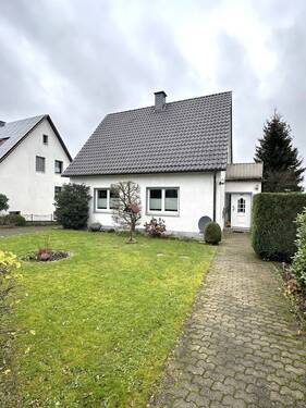 Straßenansicht - 6 Zimmer Einfamilienhaus zum Kaufen in Halver