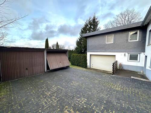 Garagen - Einfamilienhaus mit 168,00 m² in Halver zum Kaufen