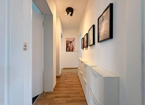 Flurbereich mit Stellfläche - 3 Zimmer Etagenwohnung in Butzbach