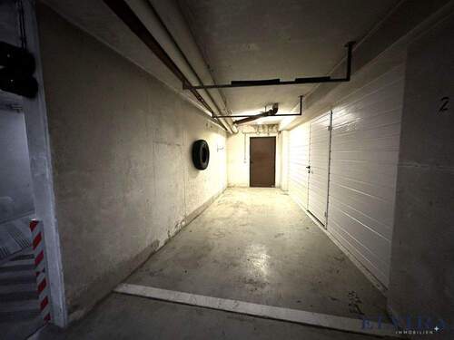 Tiefgaragenstellplatz - 