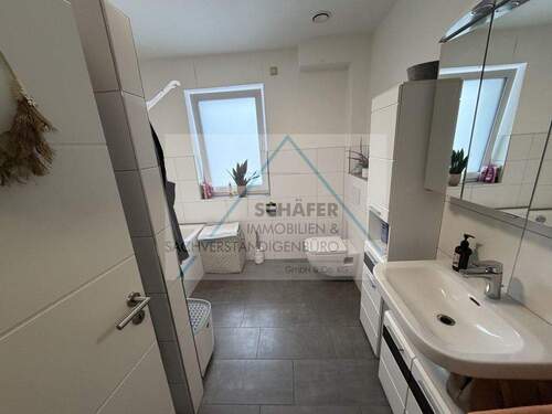 Bad - Etagenwohnung mit 118,80 m&sup2; in Syke zur Miete