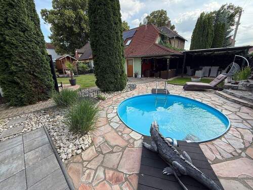 Pool 2.jpeg - 6 Zimmer Mehrfamilienhaus, Wohnhaus in Merseburg