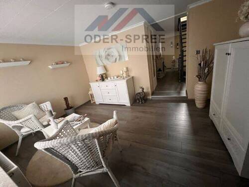 Windfang/Veranda - 5 Zimmer Einfamilienhaus zum Kaufen in Frankfurt (Oder)