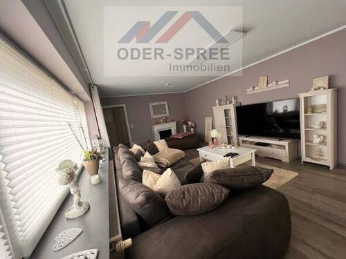 Wohnzimmer - Einfamilienhaus mit 202,00 m&sup2; in Frankfurt (Oder) zum Kaufen