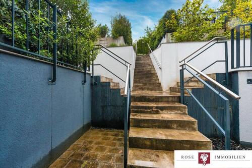 Treppenabgang zum Garten - 