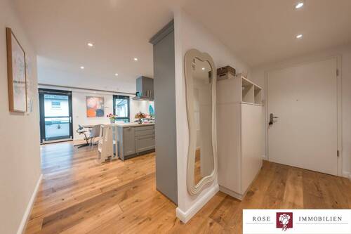 Eingangsbereich-Garderobe - 4 Zimmer Etagenwohnung zum Kaufen in Waiblingen
