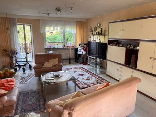 Bild 2 - 8 Zimmer Mehrfamilienhaus, Wohnhaus zum Kaufen in Schiffweiler