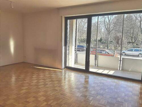 Wohnzimmer/Teilansicht - 3 Zimmer Etagenwohnung in Duisburg