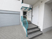 Eingangsbereich + Stellplatz - 