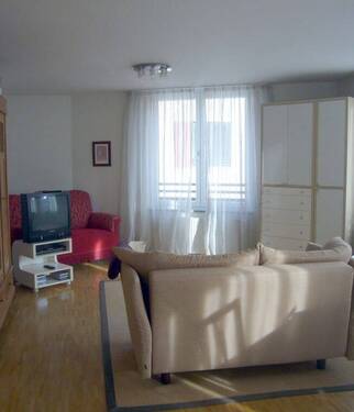 Wohnbereich - 3 Zimmer Etagenwohnung zur Miete in München