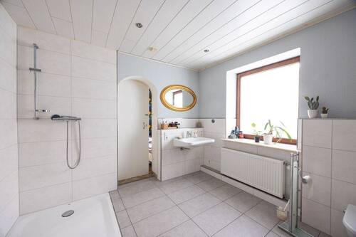 Badezimmer im Erdgeschoss - 