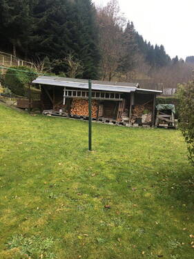 Holzunterstand - 