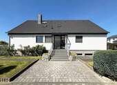 Ansicht Haus - 7 Zimmer Einfamilienhaus in Wehrheim