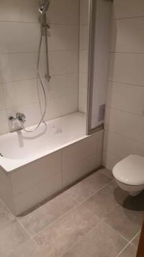 Wannenbad - 5 Zimmer Etagenwohnung in Erfurt