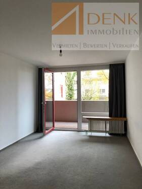Wohnzimmer jetzt mit Laminatboden - 