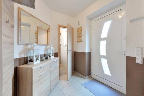 Flur - 5 Zimmer Reihenendhaus in Duisburg